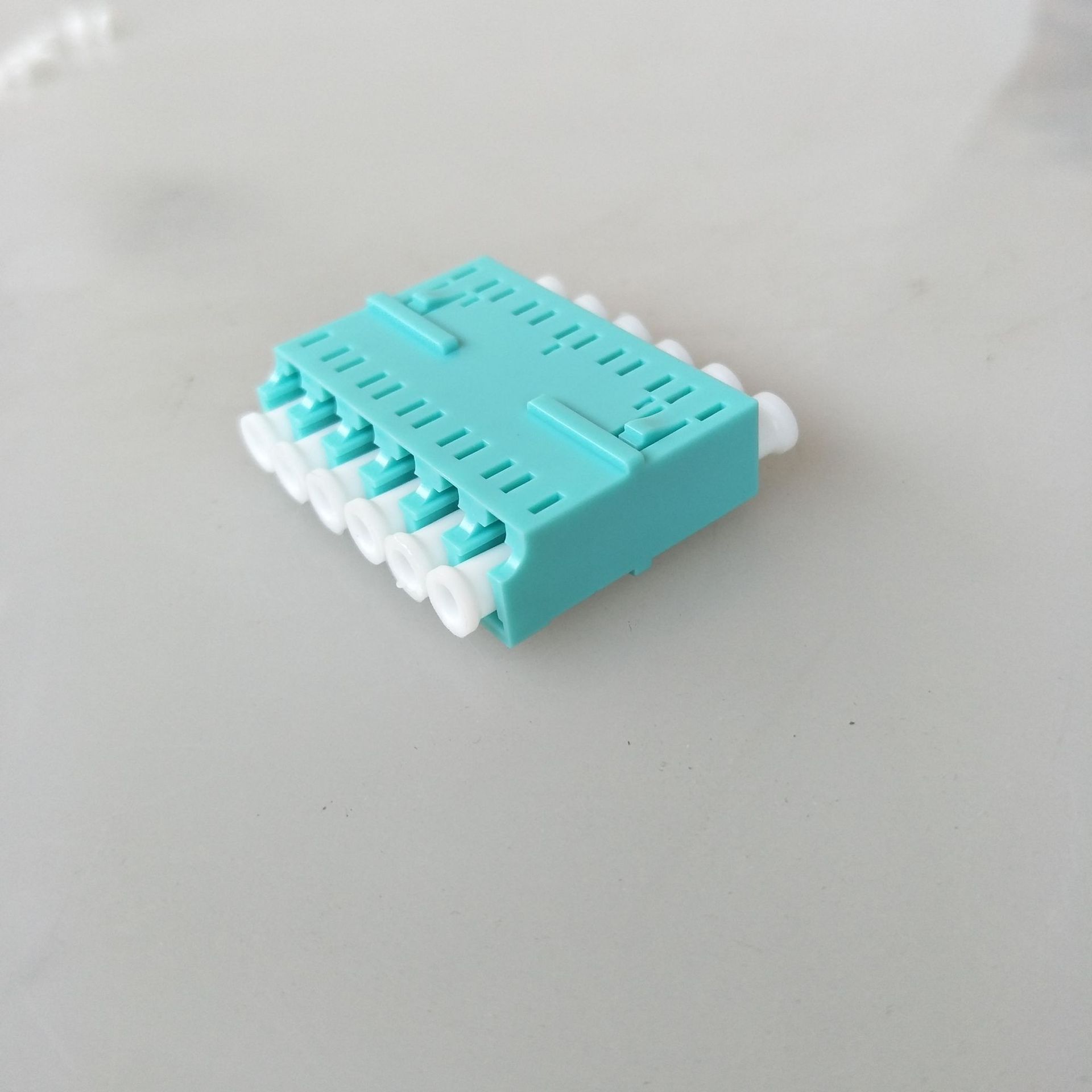 LC/UPC六联多模OM3万兆光纤法兰适配器6芯OM4 10G 40G 100G耦合器