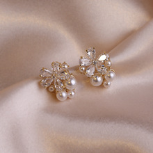 S925銀針韓國花朵鋯石耳釘女百搭小巧簡約珍珠耳環高級感耳飾批發