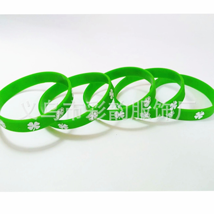 Fabricante directo de tres hojas verdes irlandeses pulsera de silicona día de San Patricio pulsera de la suerte
