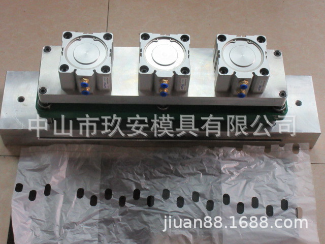 玖安模具供应 多孔 条形气动打孔机