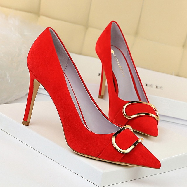 European and American women’s shoes slim heel high heel suede shallow mouth pointed sexy nightclub show thin metal belt 