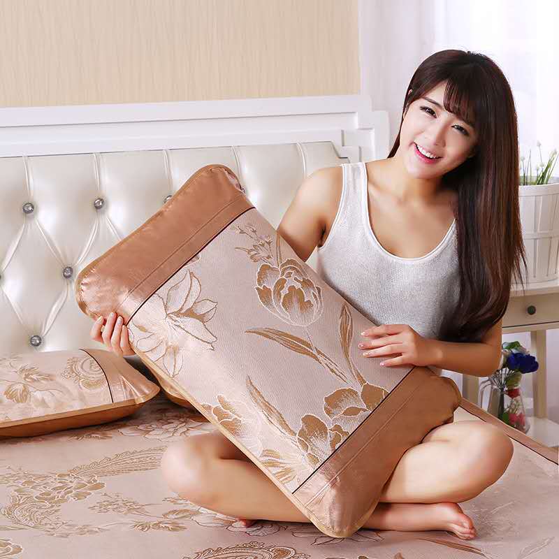 金色凤尾