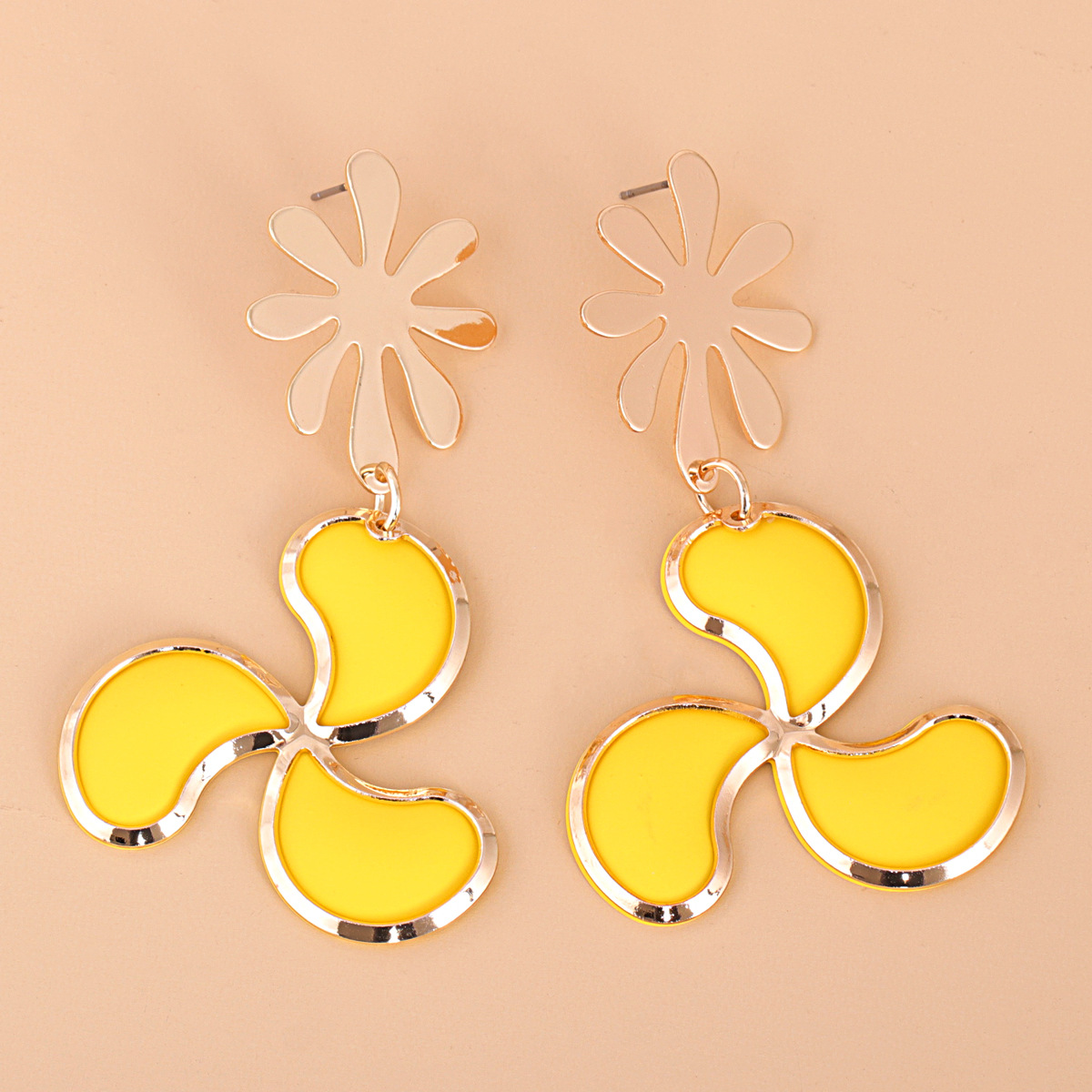Fashion Leaf Earrings display picture 9