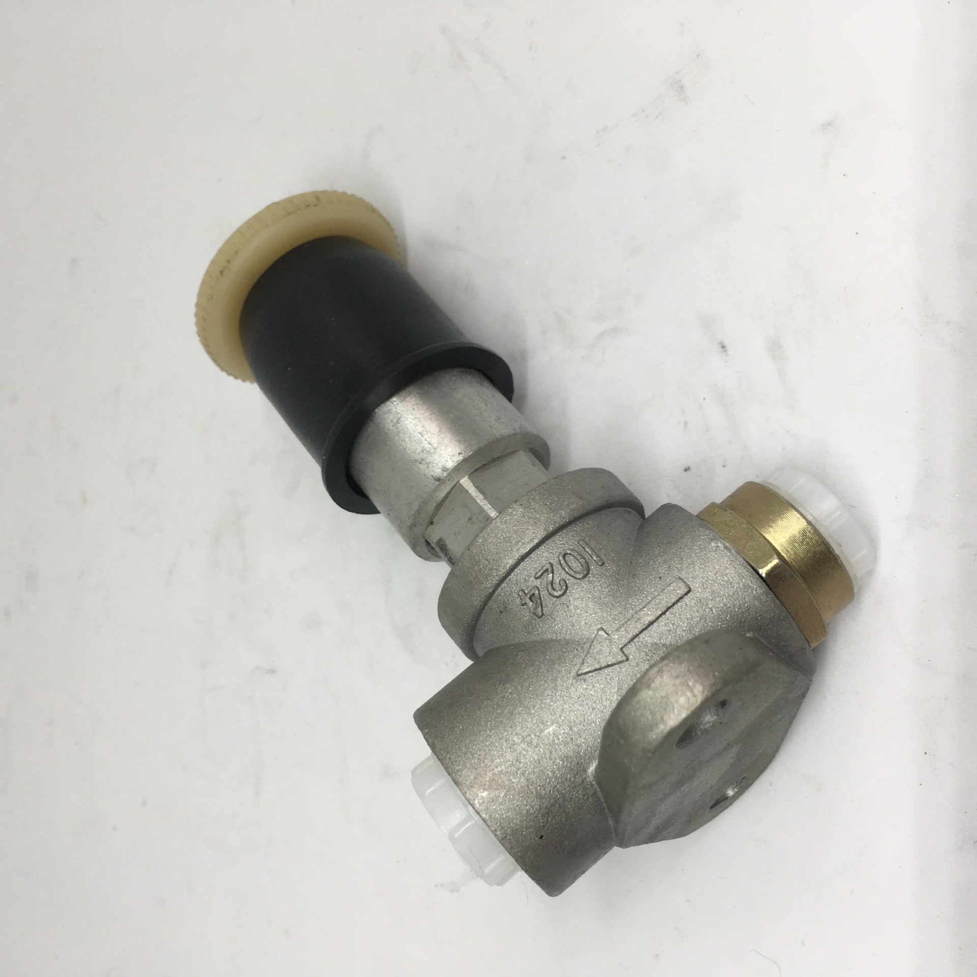 俄罗斯系列KAMAZ卡玛斯发动机配件输油泵放气阀 37.1141010