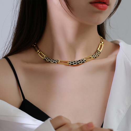 New Style Snake Bone Chain Necklace with Diamond Accents, Korean Version, Exquisite Earrings Set, Foreign Trade Ins Necklace Four-Piece Set