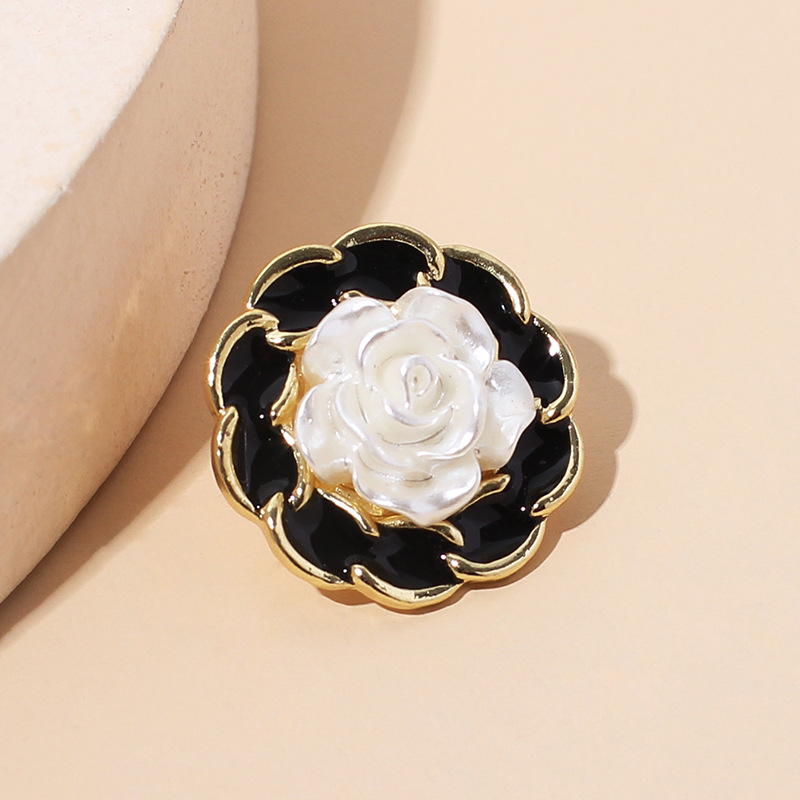 7g Weight Earrings Classification Wedding, Travel, Birthday, Festival Occasion Flower Pattern Women'S Gender Vintage Style Style Gold Color Fashion Resin Flower Earrings 12