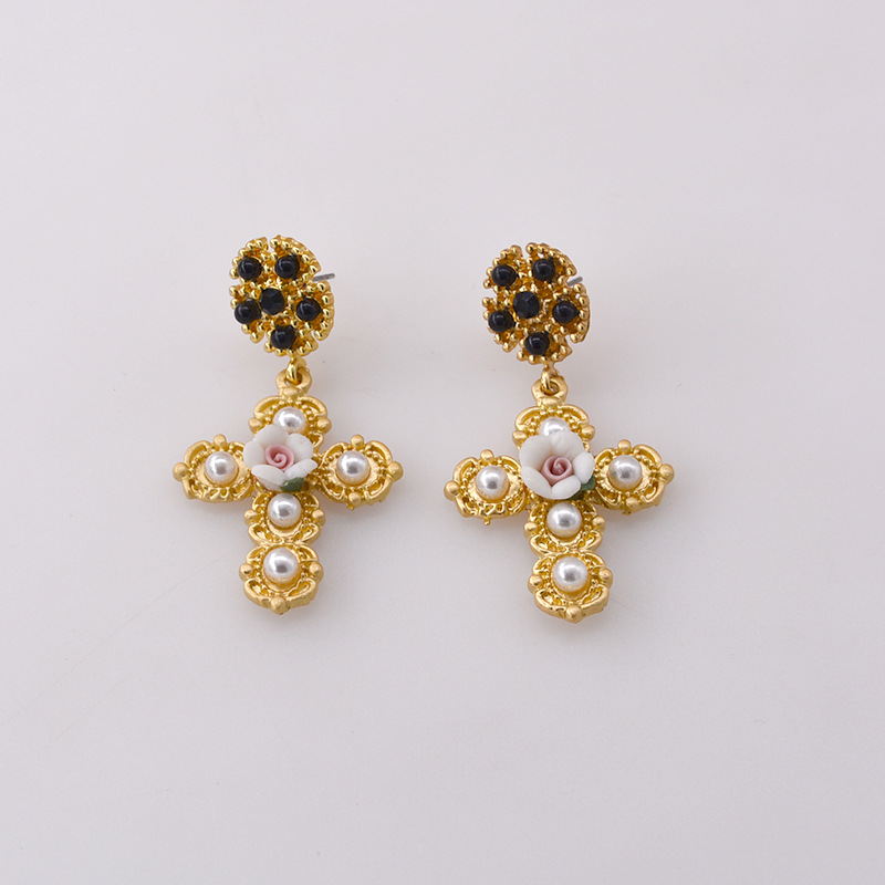 Retro Elegant Gorgeous Palace Gem Cross Baroque Ceramic Flower Pearl Silver Needle Earrings Wholesale Nihaojewelry display picture 2