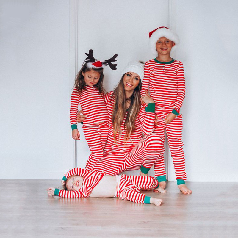 Traje para padres e hijos con estampado de rayas navideñas de manga larga para el hogar NSZH18609