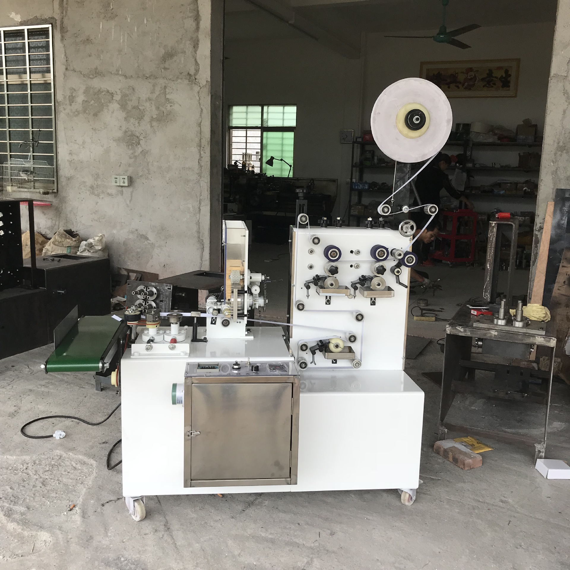 我厂专业生产牙签机设备，速度快废品小易操作价格优惠