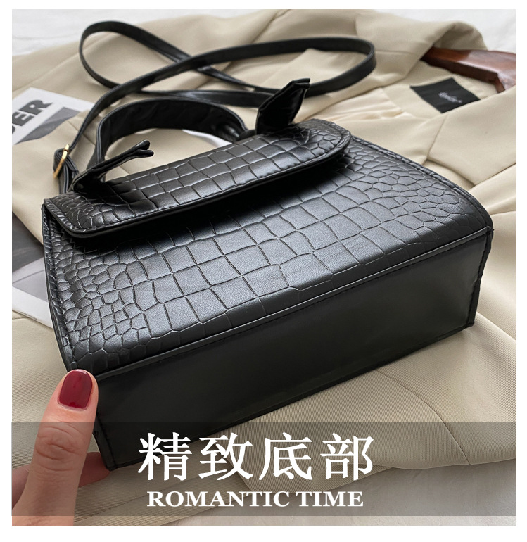 Korean Crocodile Pattern Shoulder Bag Fashion Small Square Bag display picture 22