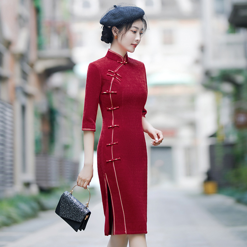 Demi-season red wedding dress for bride