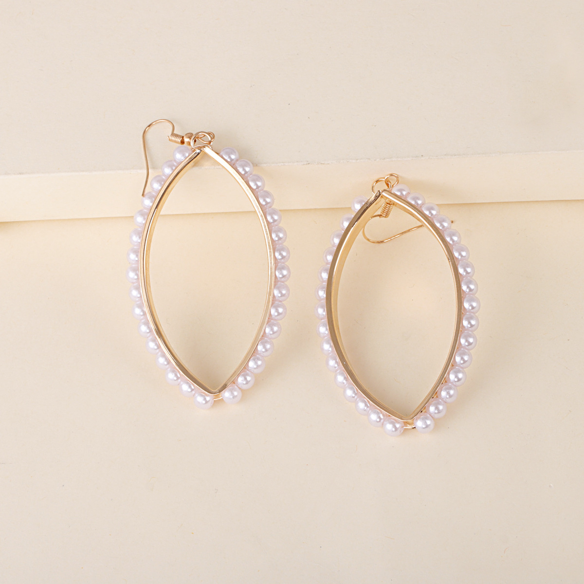 Retro Fashion Alloy Imitation Pearl Earrings display picture 13