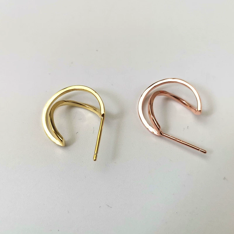 Fashionable small earrings, silver 925 sample, simple and elegant design, wholesale