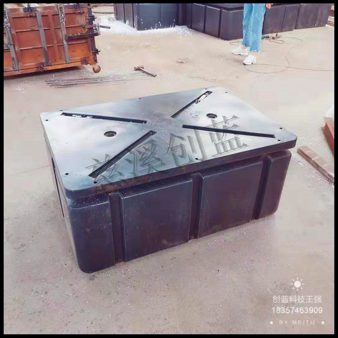 供应滚塑浮箱 景观浮桥 定制水上工程设施加厚浮箱