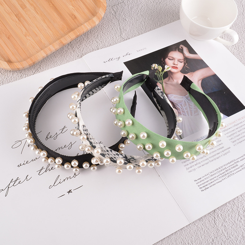 Fashion New French Retro Pearl Headband display picture 12