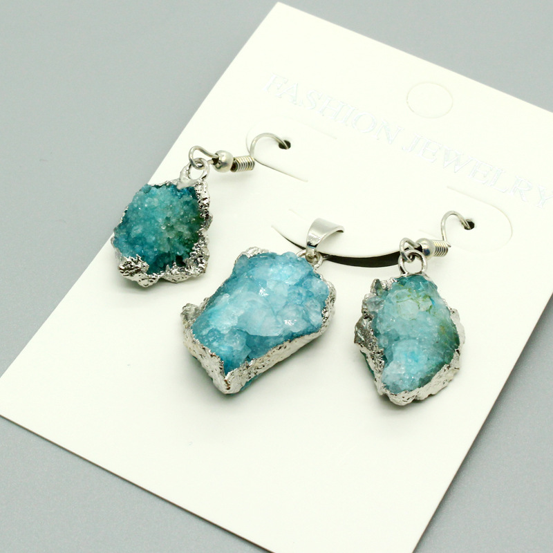 Hot Selling Fashion Irregular Natural Stone Crystal Bud Necklace Earrings Set Wholesale display picture 2