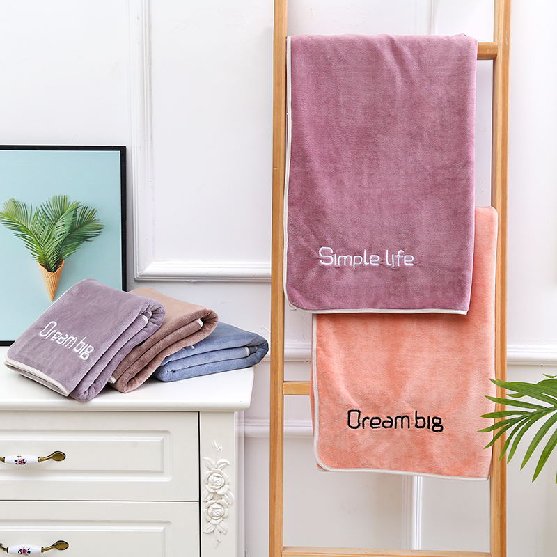 Bath towel wholesale Beauty massage Make the bed Dedicated Hemming towel soft water uptake Quick drying customized logo Embroidered words