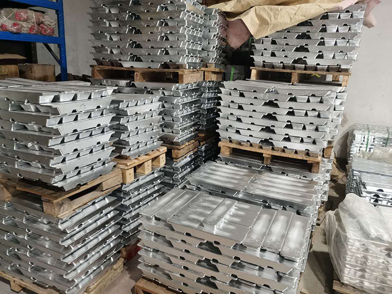 厂家直销压铸锌合金锭 锌块 特殊大光面高韧性离心环保锌合金