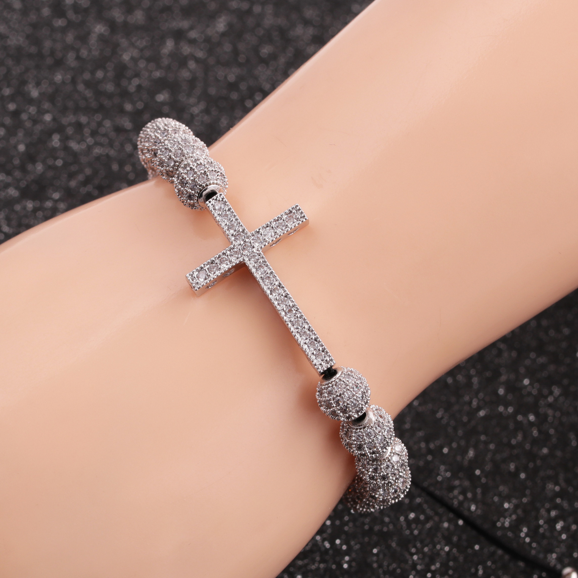 Neues Kreuz Mikro-eingelegtes Zirkon 8mm Diamantkugel 6mm Kupferperle Verstellbares Armband display picture 6