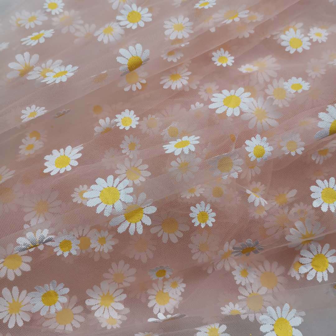 2020年爆款网眼布锦瑞士网底布小雏菊胶浆印花 打底衫等面料 现货