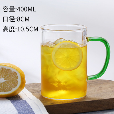 Taza de agua de mango de color recto de borosilicato al por mayor de fábrica con mango taza de té verde transparente de vidrio engrosado de una sola capa para el hogar