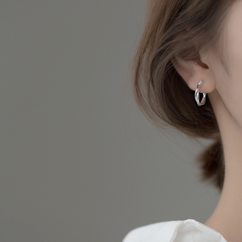 Eloch S925 línea trenzada de plata botones de orejas para mujeres envueltas aretes geométricos europeos y americanos aretes retro G7481