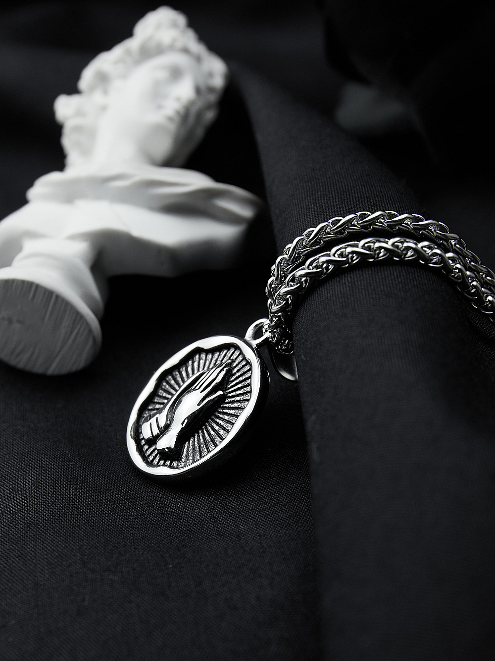 1 Piece Quantity Hip-hop Simple Style Round Gesture Titanium Steel Unisex Sweater Chain