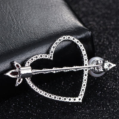 20 fashion originality grace Stone Hao Shi Brooch Hollow Peach Pearl Sternum heart-shaped Pin Accessories