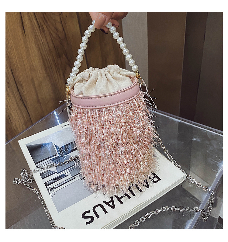 Fringed  Popular New Trendy Fashion Pearl Chain Messenger Bag display picture 18