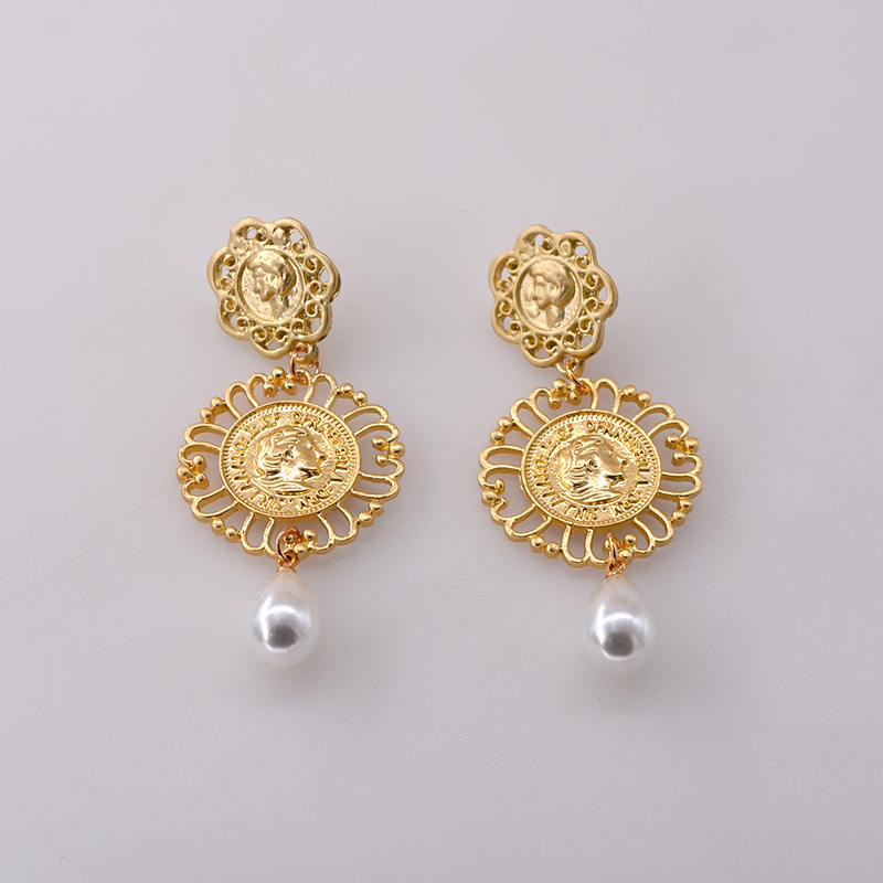 Fashion Coin Pearl Earrings display picture 1