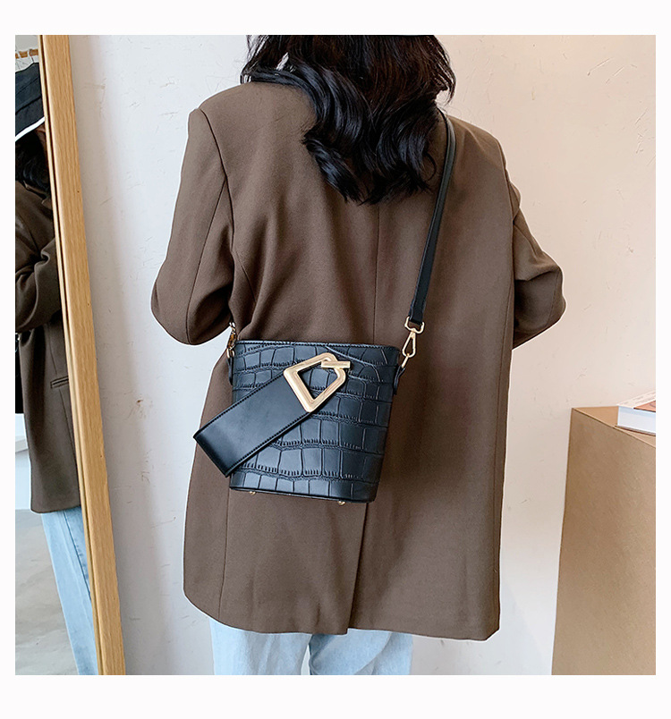 New Trendy Fashion Stone Crossbody Bag Wild  Single Shoulder Bucket Bag display picture 11