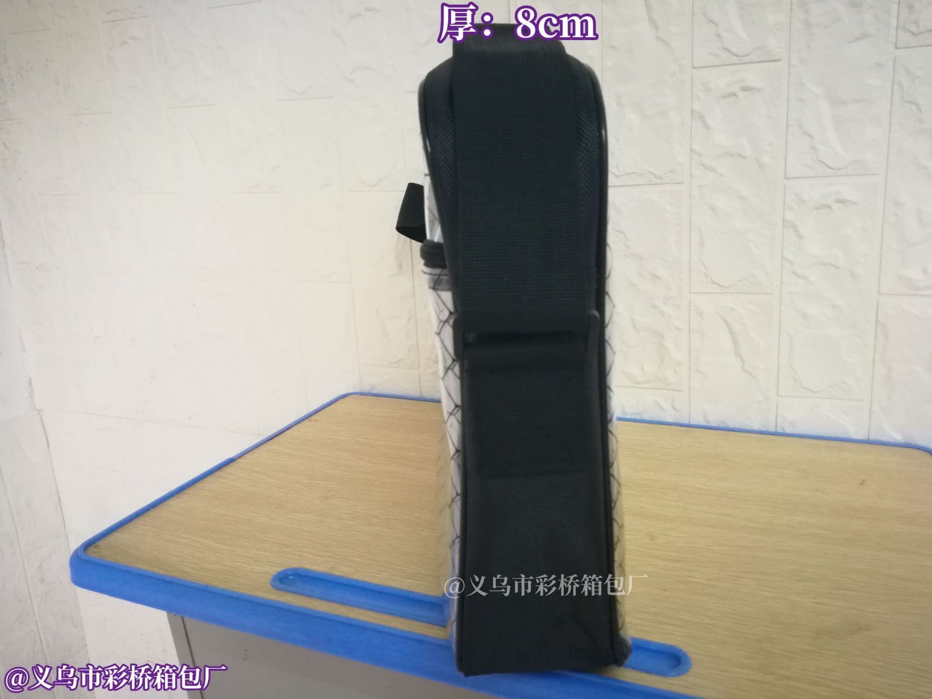 B12141E4096CF4FF3E781B6DB351EB
