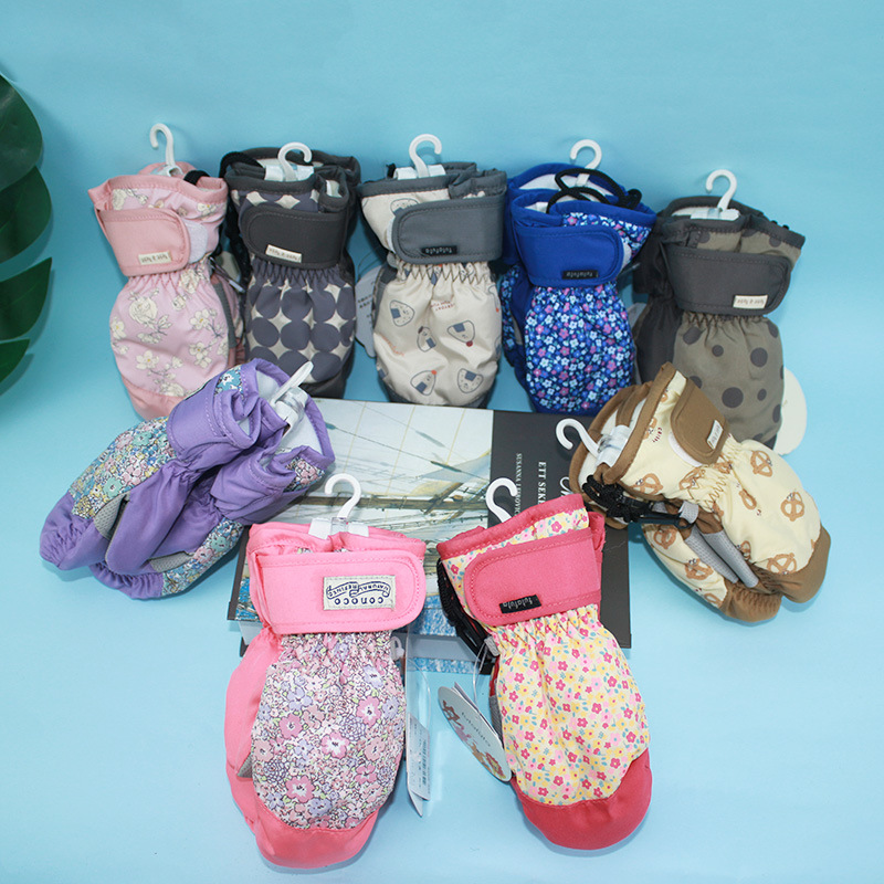 儿童滑雪手套保暖抗风户外运动手套外贸订单2岁6岁男女宝宝冬季