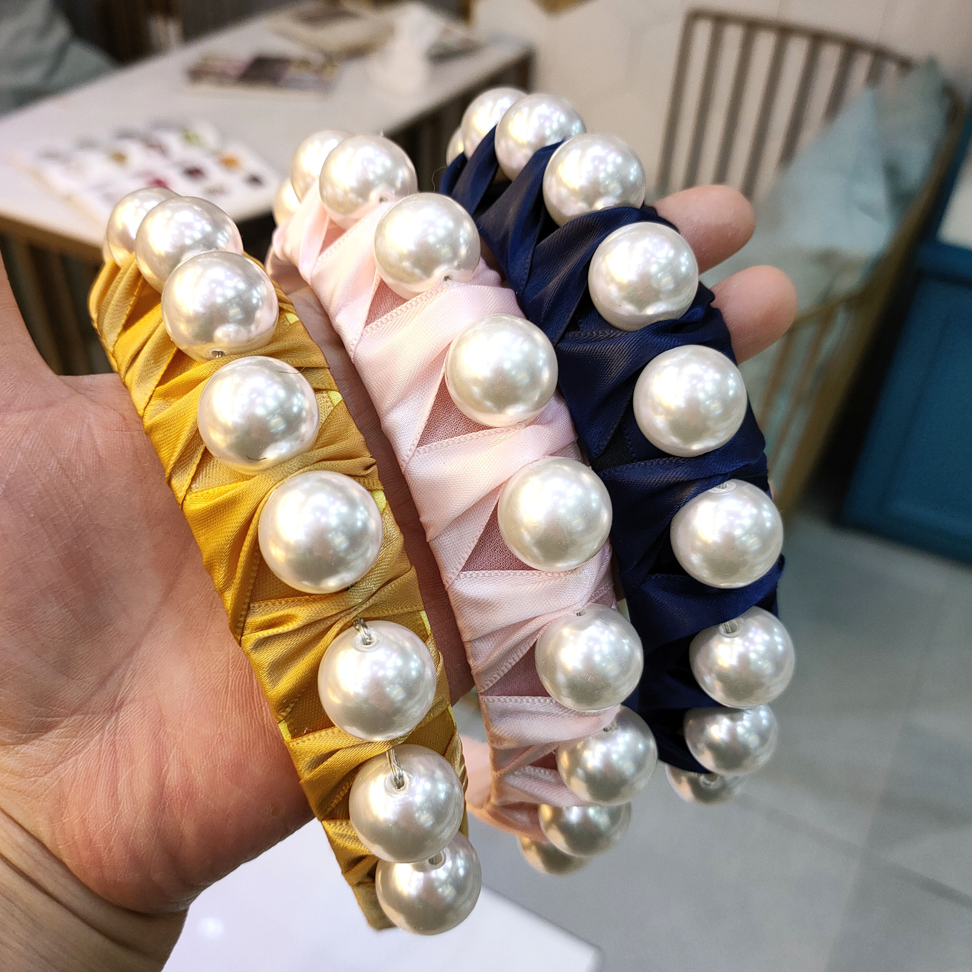 New Hot Sale Pearlheadband Hand-wound High-end Pressure Card Explosion Headband Hair Accessories Ladies Wholesale Nihaojewelry display picture 2