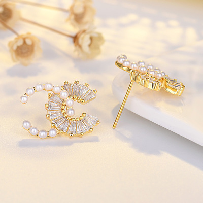 巧兰轩微镶锆石925银针耳钉日韩气质女珍珠C字母耳环微镶双色耳饰
