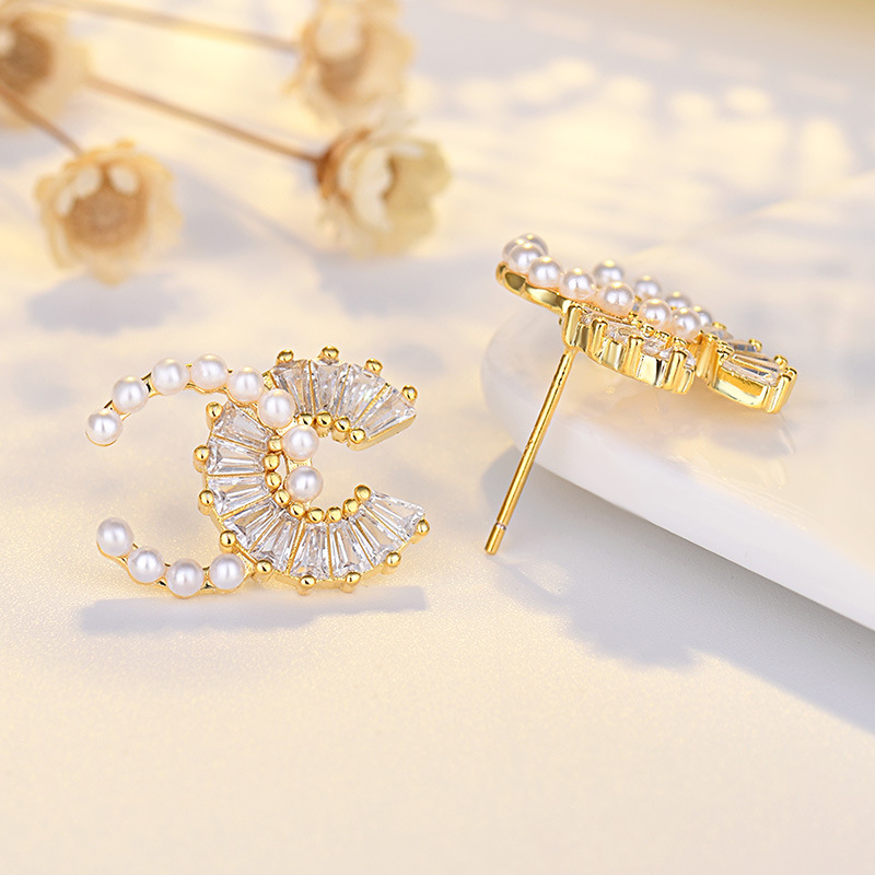 巧兰轩微镶锆石925银针耳钉日韩气质女珍珠C字母耳环微镶双色耳饰