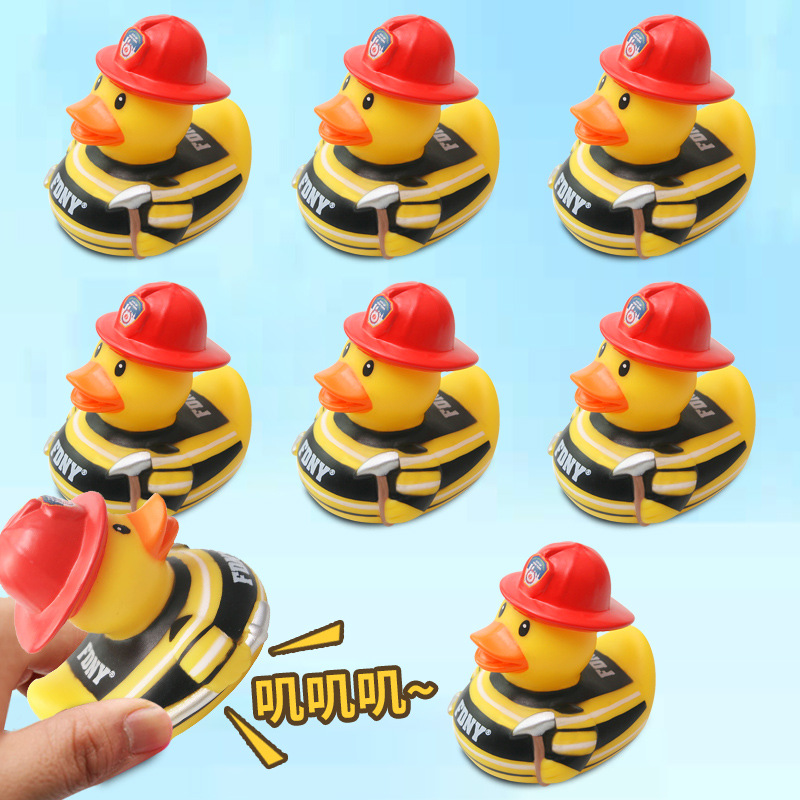 忆诺宝宝洗澡玩具儿童沐浴婴儿游泳戏水浮水鸭水里玩的发声小黄鸭|ru