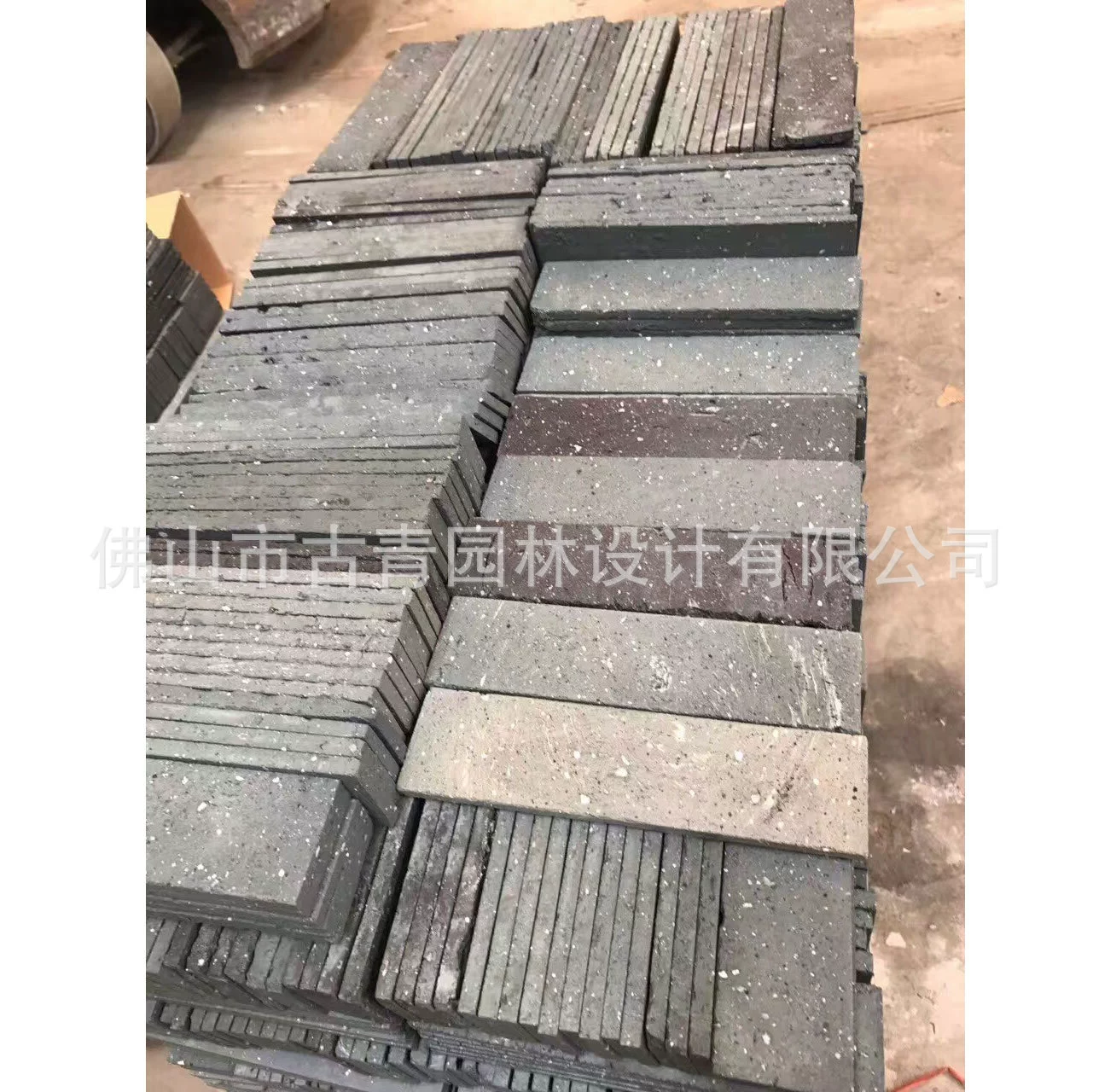 Долгосрочная оптовая продажа большого количества антикварного стиля синего кирпича китайского стиля ретро наружные стены чистой воды кирпич синего кирпича синего кирпича