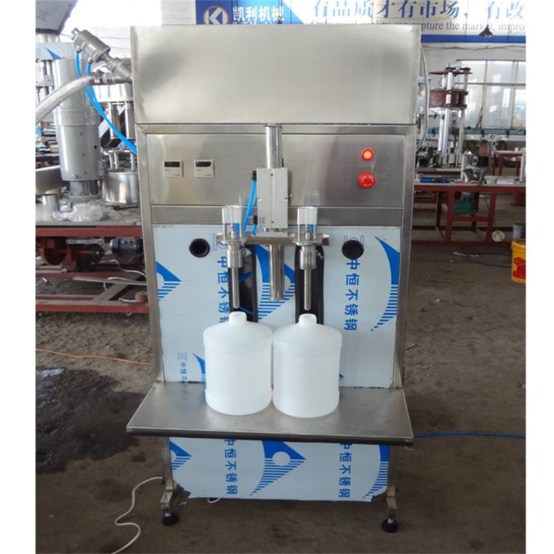 小型洗车液灌装机 液体半自动灌装机 半自动尾气清洁剂灌装机