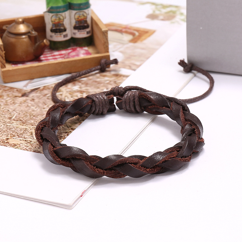 Punk Jewelry Retro Woven Cowhide Bracelet Simple New Jewelry Hot Accessories Wholesale Nihaojewelry display picture 1