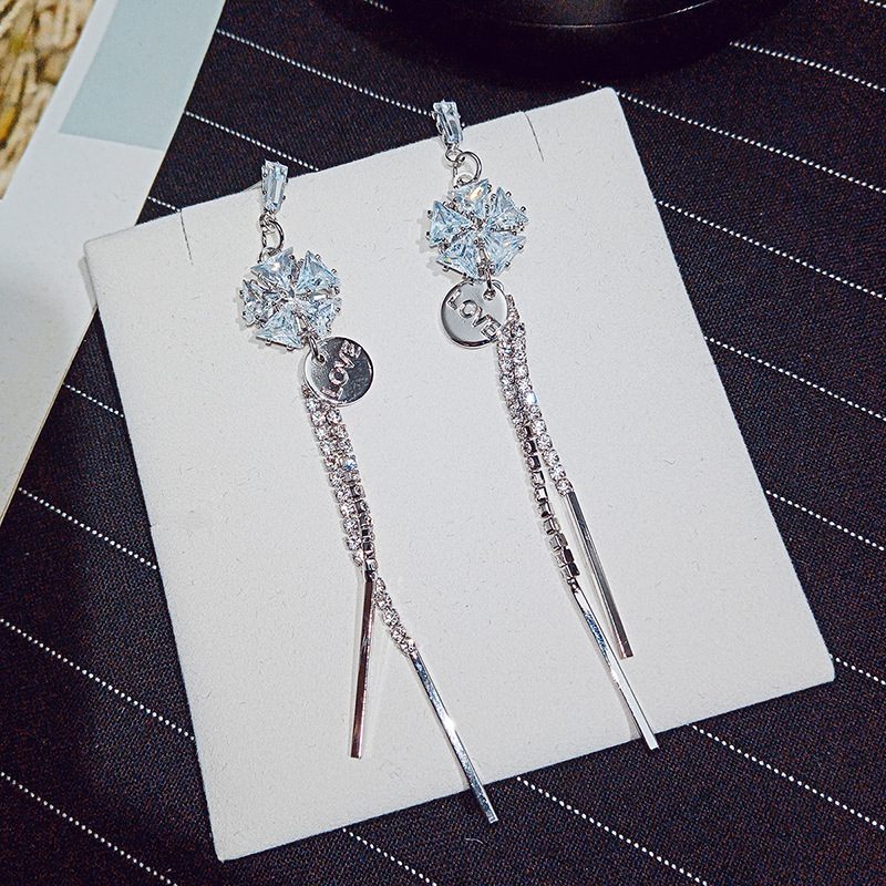 Korean Geometric Heart Snowflake Full Diamond Long Tassel Alloy Earrings display picture 5