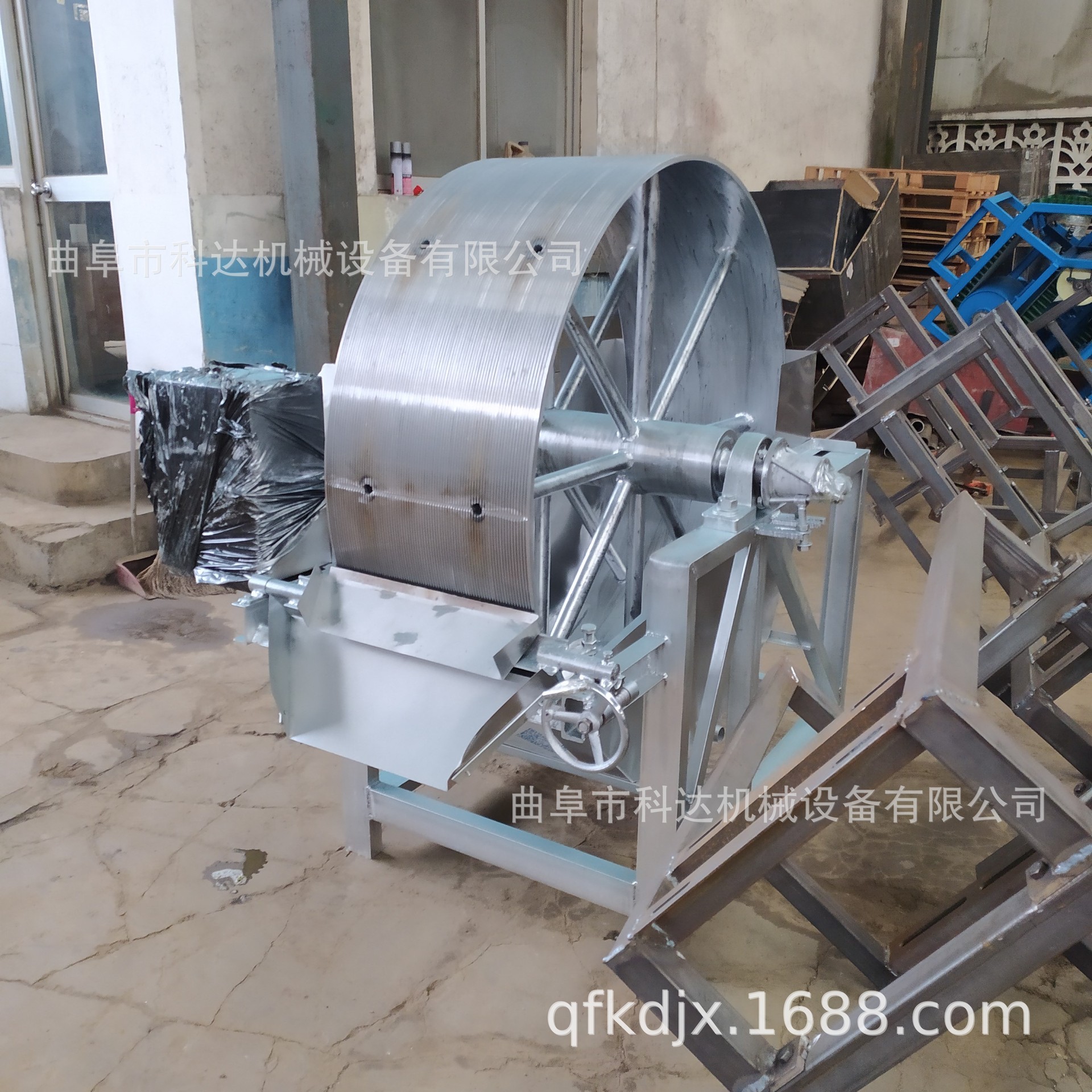 全自动土豆红薯淀粉甩干机XWZF葛根蕨根多功能绿豆淀粉脱水机