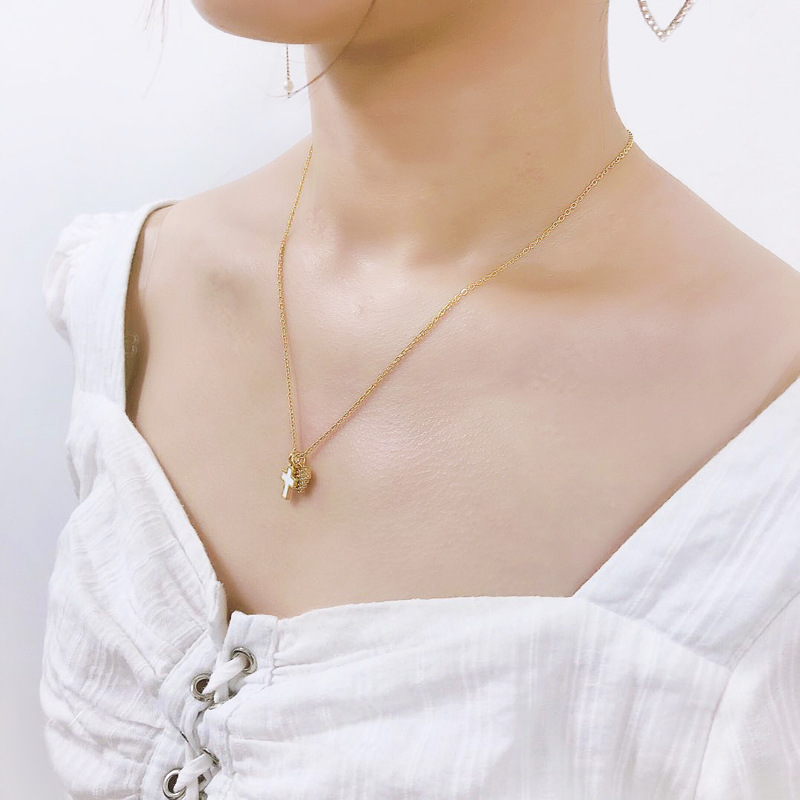 Korean short five-pointed star shell pendant diamond four-leaf clover copper clavicle chain necklace