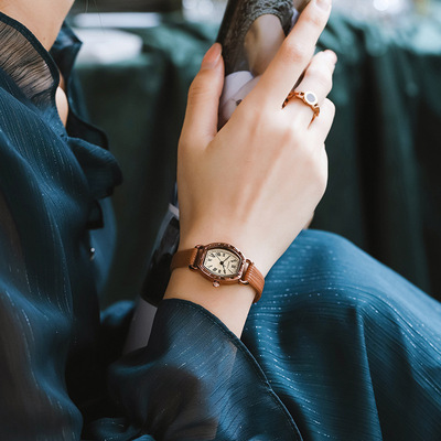 复古小表盘韩国时尚 细表带女士小巧 复古手表女ins风石英表 防水