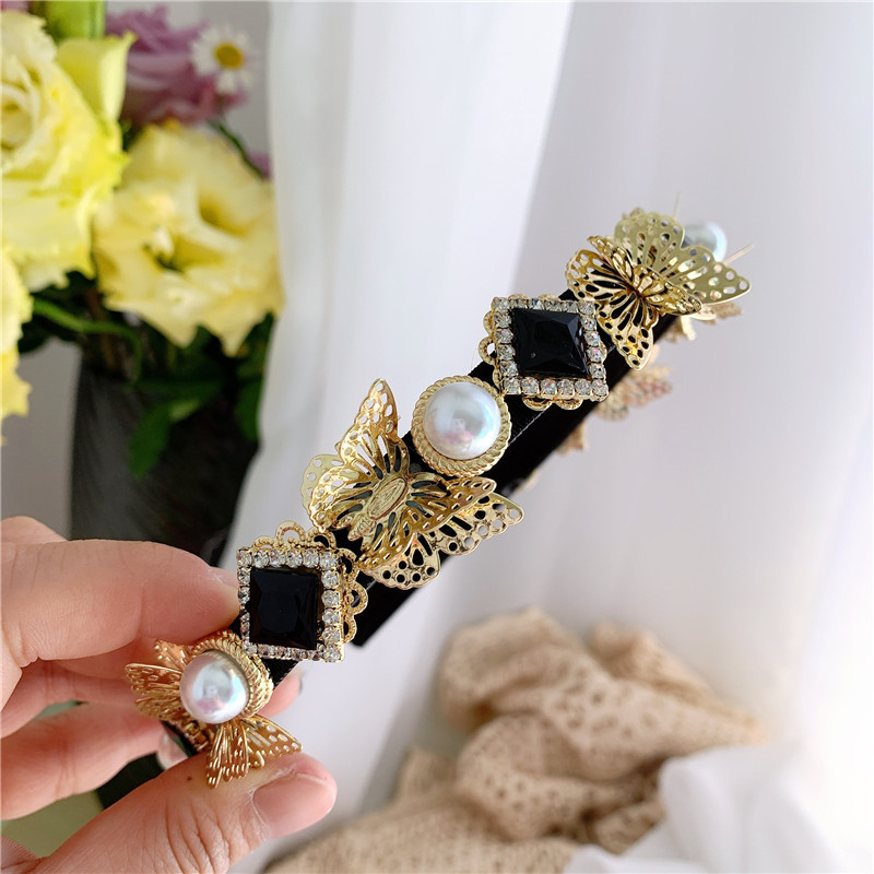 Design Druna Hotel Retro Court European Style Rhinestone Metal Three-dimensional Butterfly Pearl Headband Hair Band display picture 4