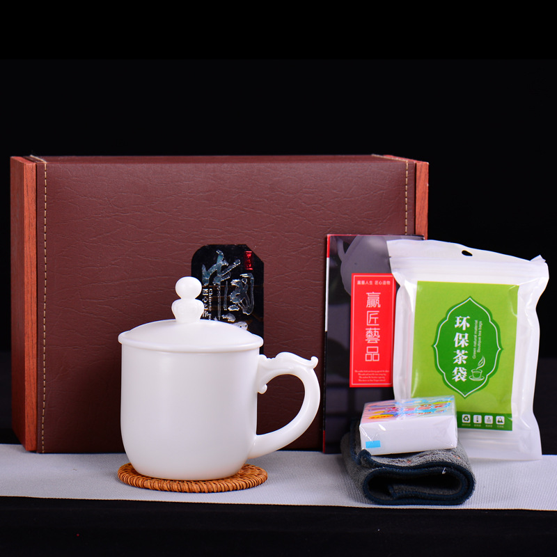 Winjiang dehua porcelana blanca oficina taza de cerámica oficina taza de té con tapa presidente reunión taza de té regalo del maestro