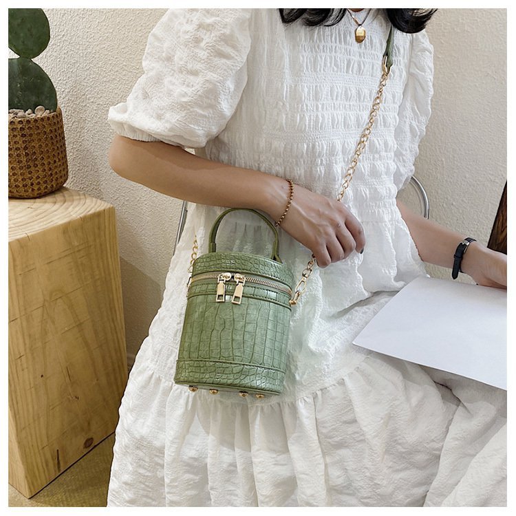New Portable Crossbody Summer Texture Crocodile Pattern Chain Bucket Bag Wholesale display picture 12
