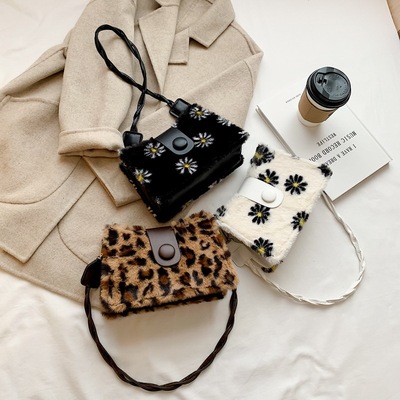 2020秋冬新款印花单肩小方包包 街头时尚毛绒手提腋下包