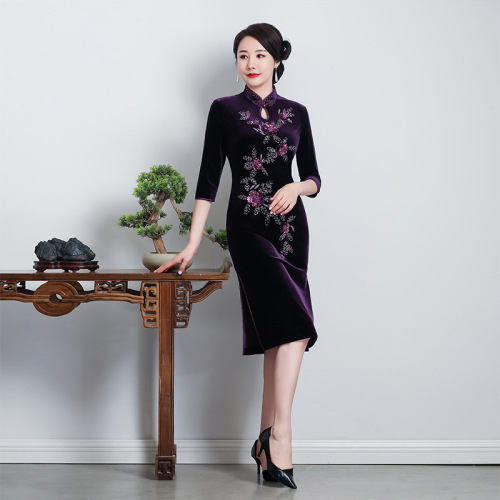 cheongsam skirt standing collar cheongsam gold velvet cheongsam embroidery