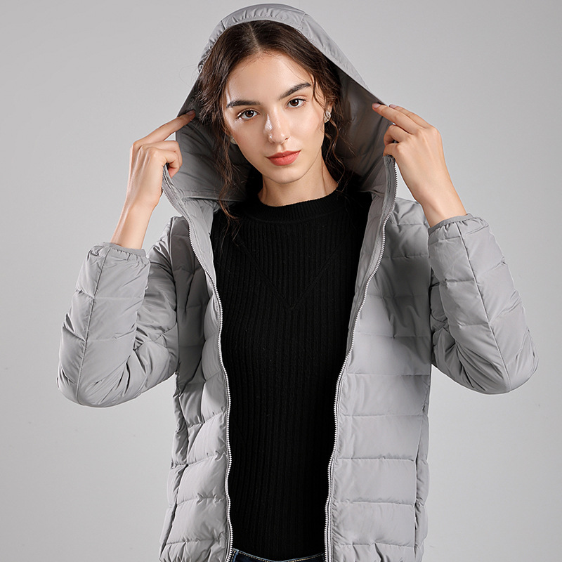 2020新款輕薄無縫羽絨服女短款連帽時尚大碼白鴨絨超輕便秋冬外套